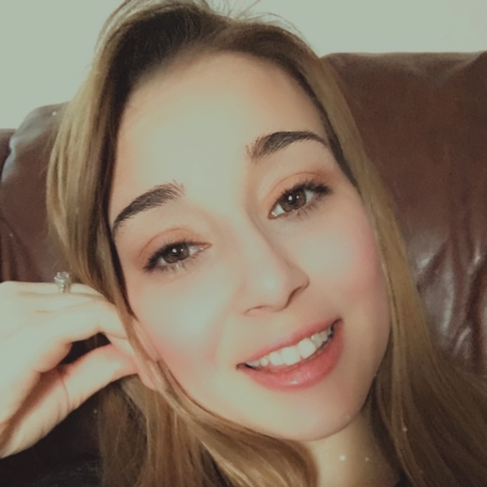 Meet your Posher, Caitlyn